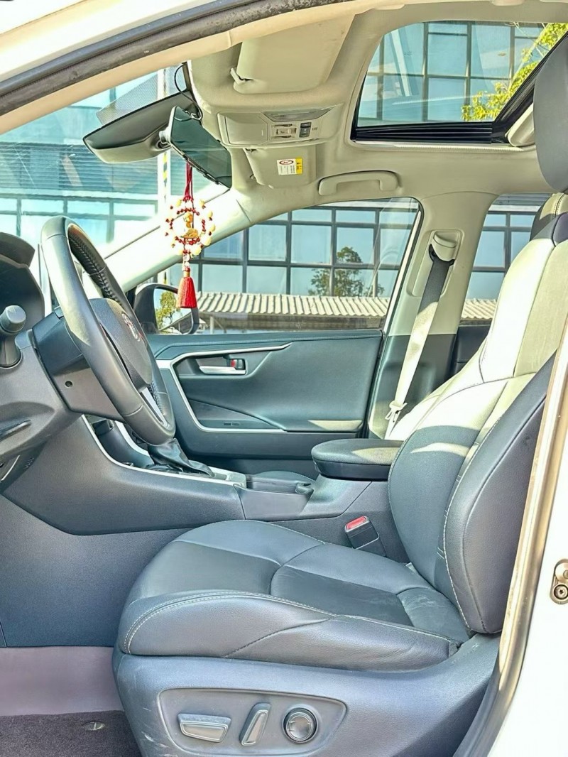 东莞23年丰田威兰达4