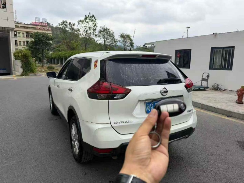 广州21年日产奇骏5