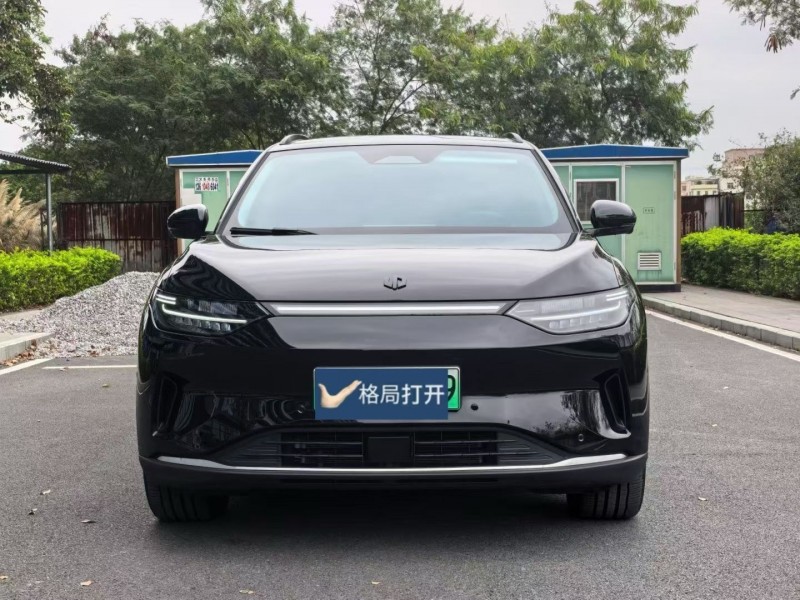 东莞26年零跑汽车C111