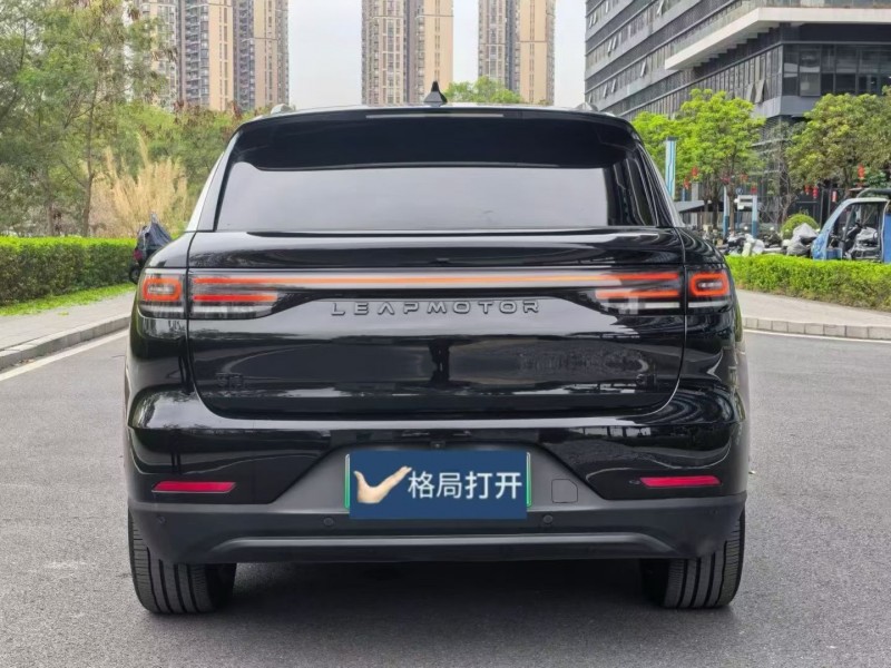 东莞26年零跑汽车C119