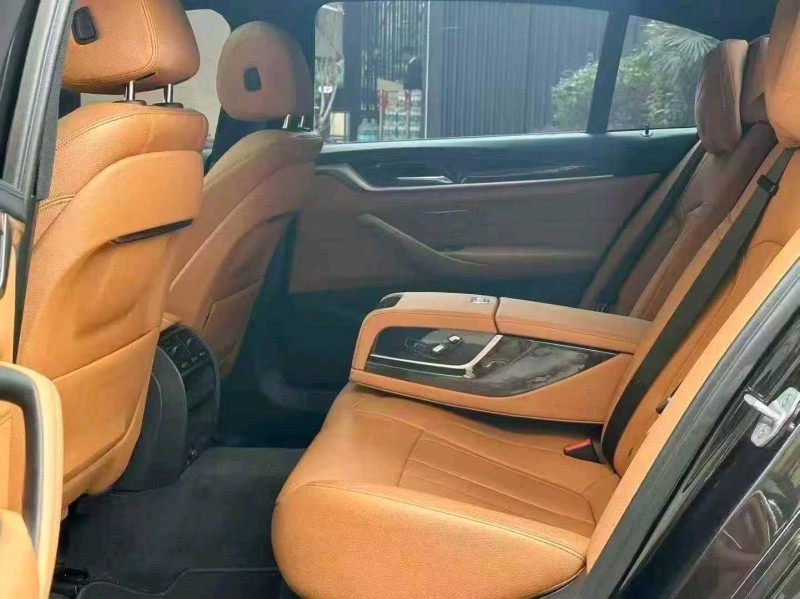 重庆19年宝马5系4