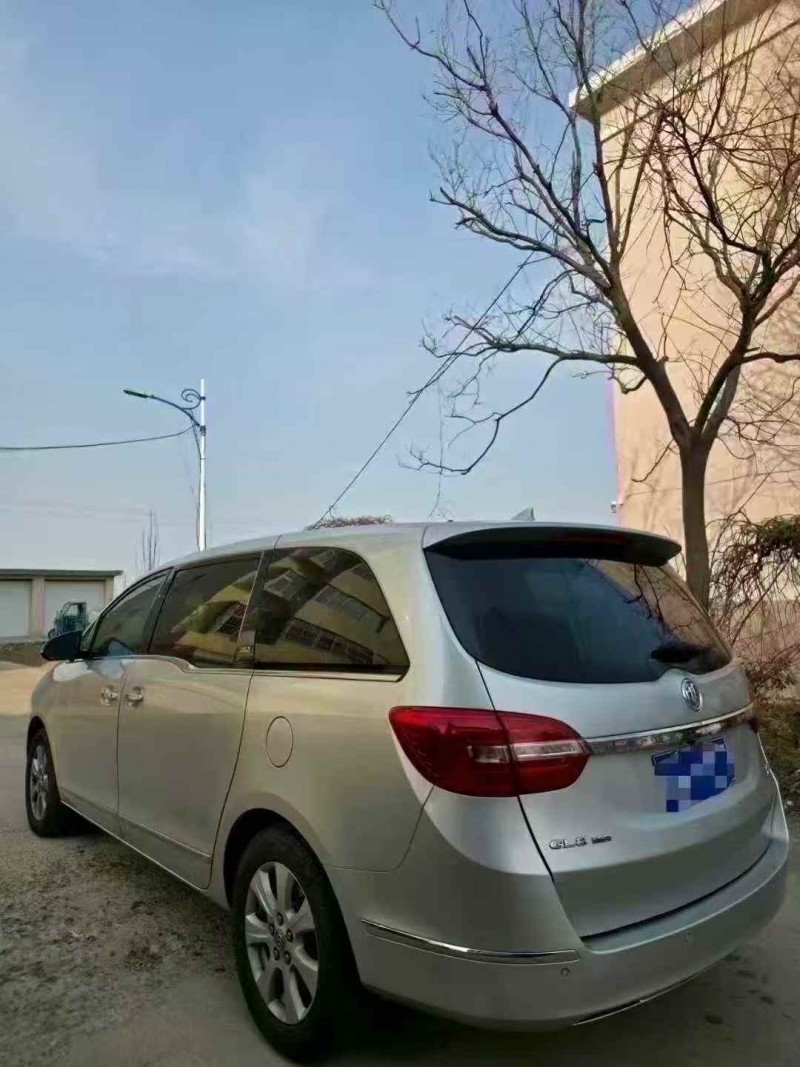 济宁16年别克GL88