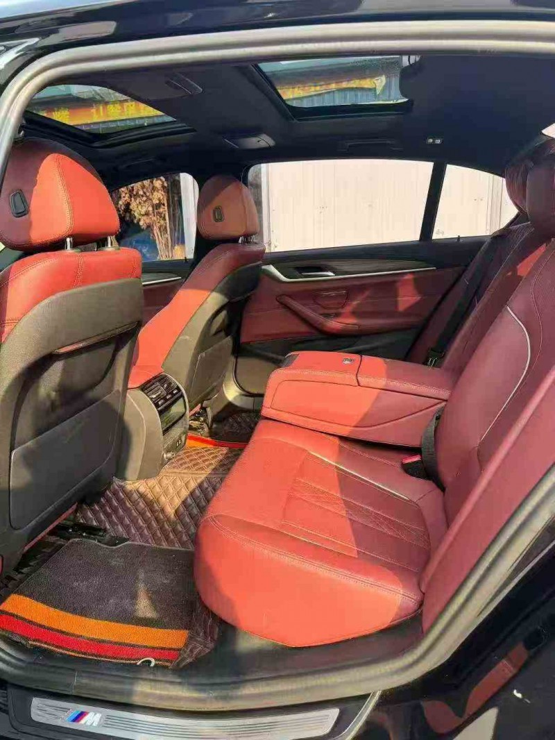 济宁22年宝马5系5