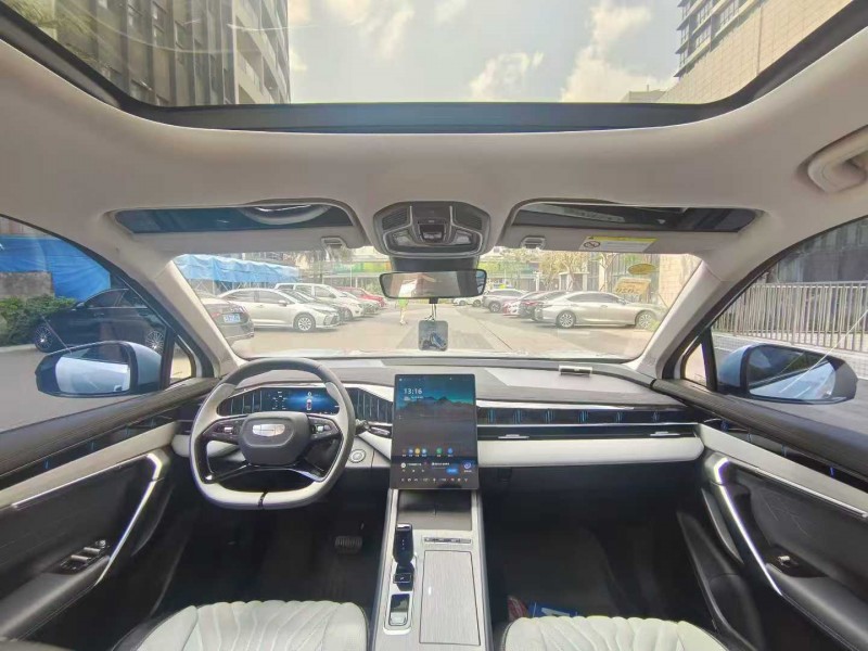 佛山25年吉利博越6