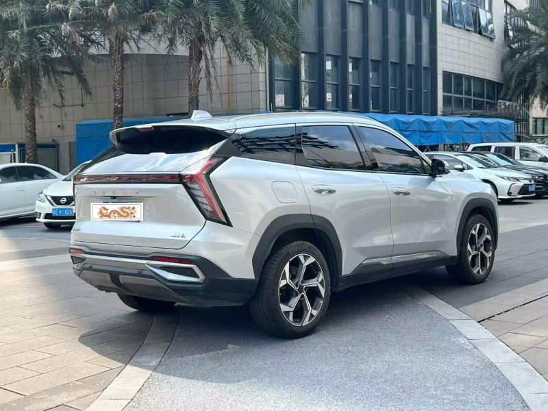 佛山25年吉利博越8