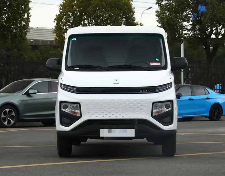 成都23年吉利星享1