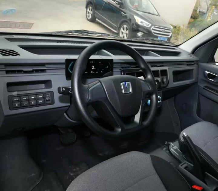 成都23年吉利星享4