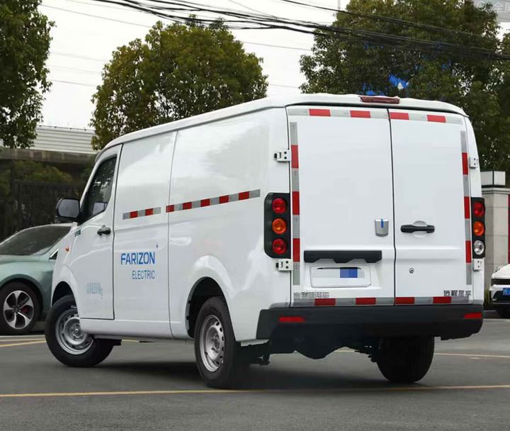 成都23年吉利星享7