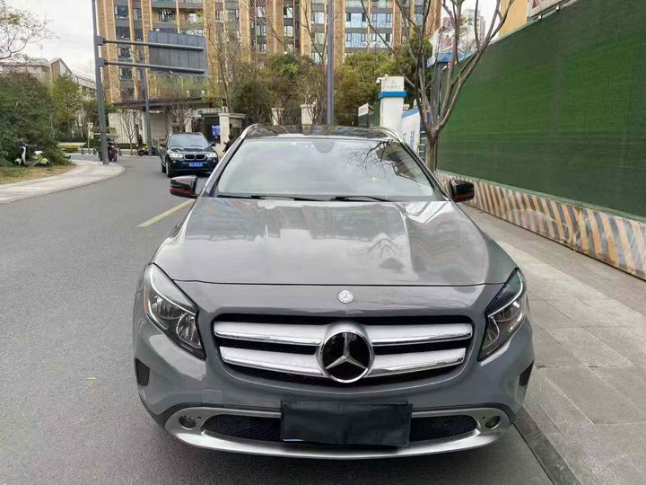 成都16年奔驰GLA1