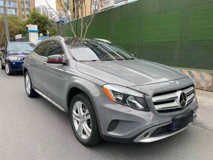 成都16年奔驰GLA2