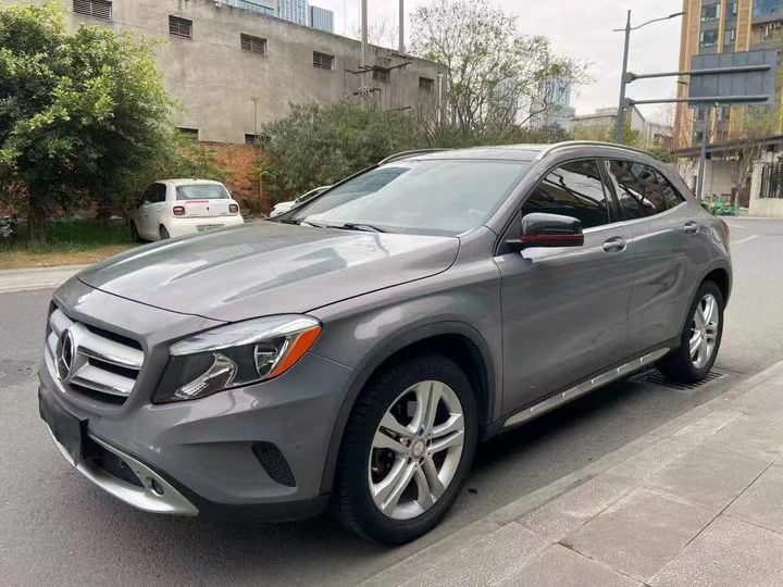 成都16年奔驰GLA3