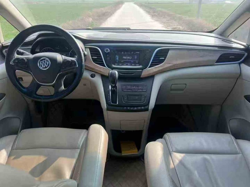 东营19年别克GL84