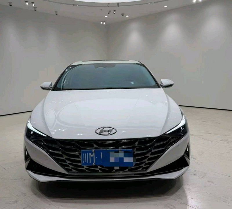 成都23年现代伊兰特1