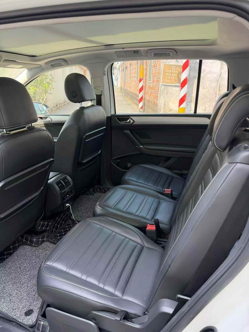 湛江17年大众途安5