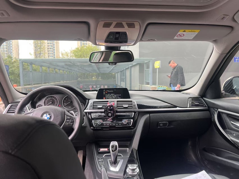 成都16年宝马3系5