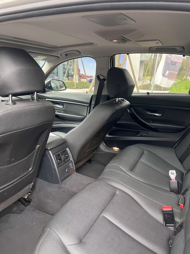 成都16年宝马3系6