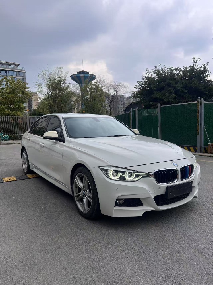 成都16年宝马3系8