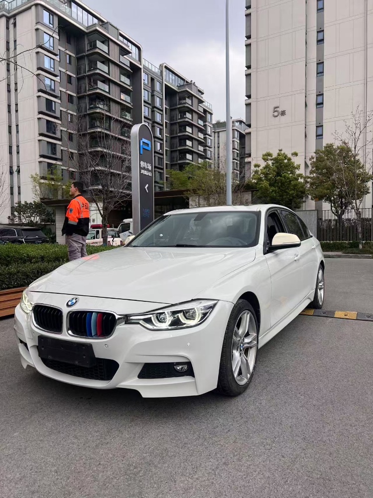 成都16年宝马3系9