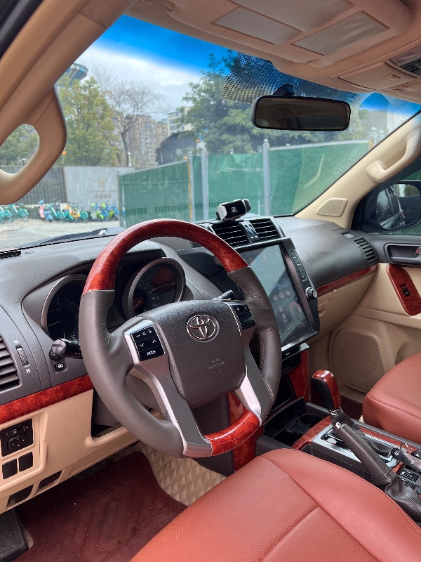 成都15年丰田普拉多9