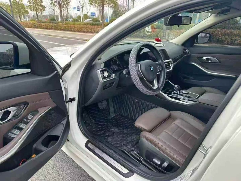 淮南21年宝马3系7