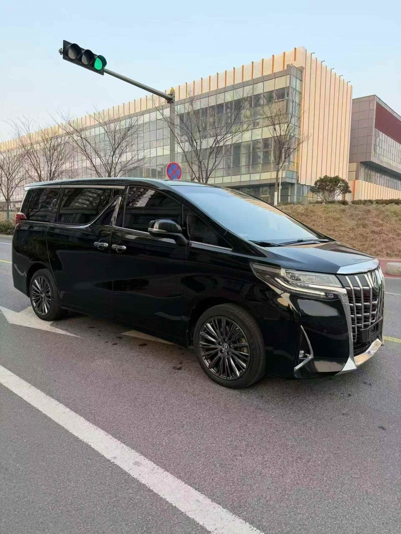 濟寧18年豐田埃爾法3