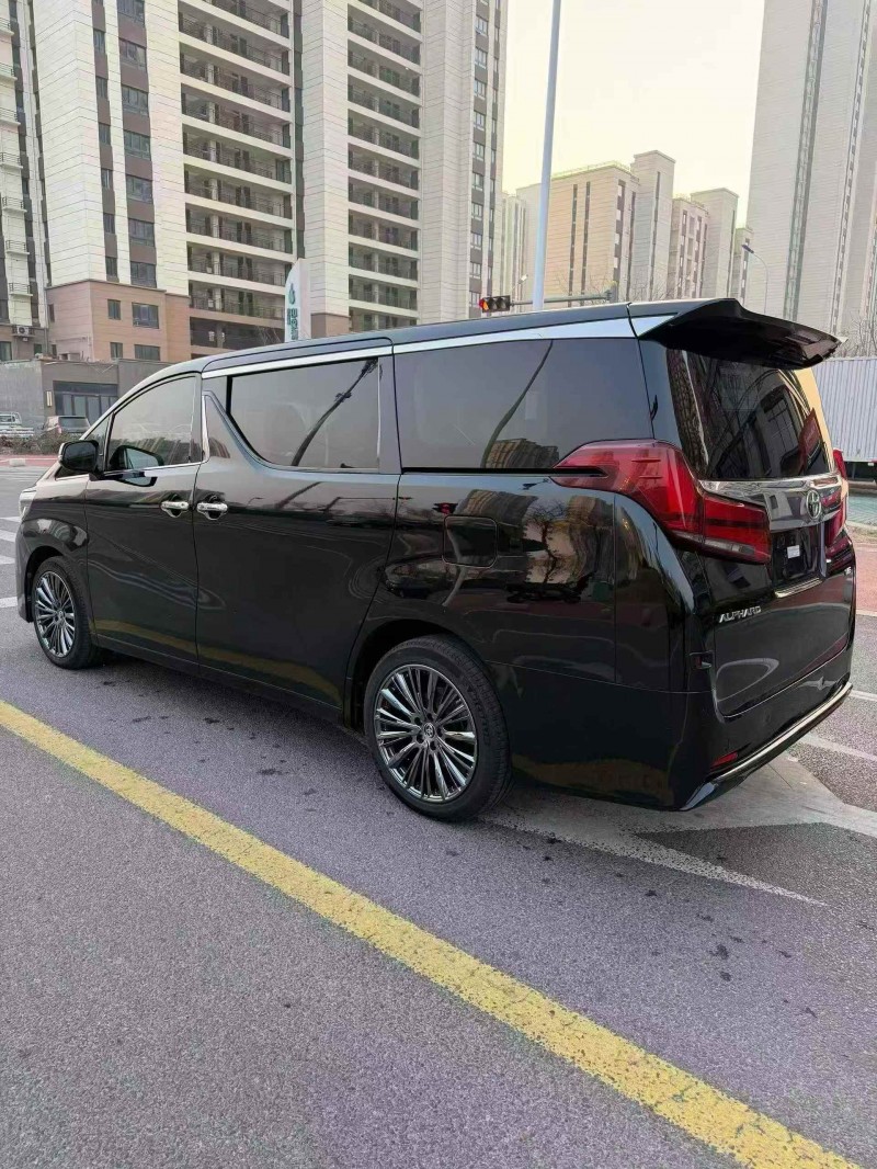 濟寧18年豐田埃爾法9