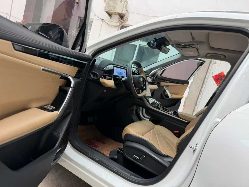 徐州24年吉利博越4