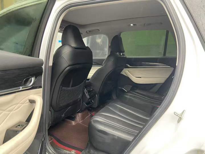 成都23年吉利星越4