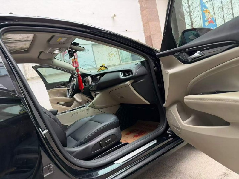 徐州21年别克君威6