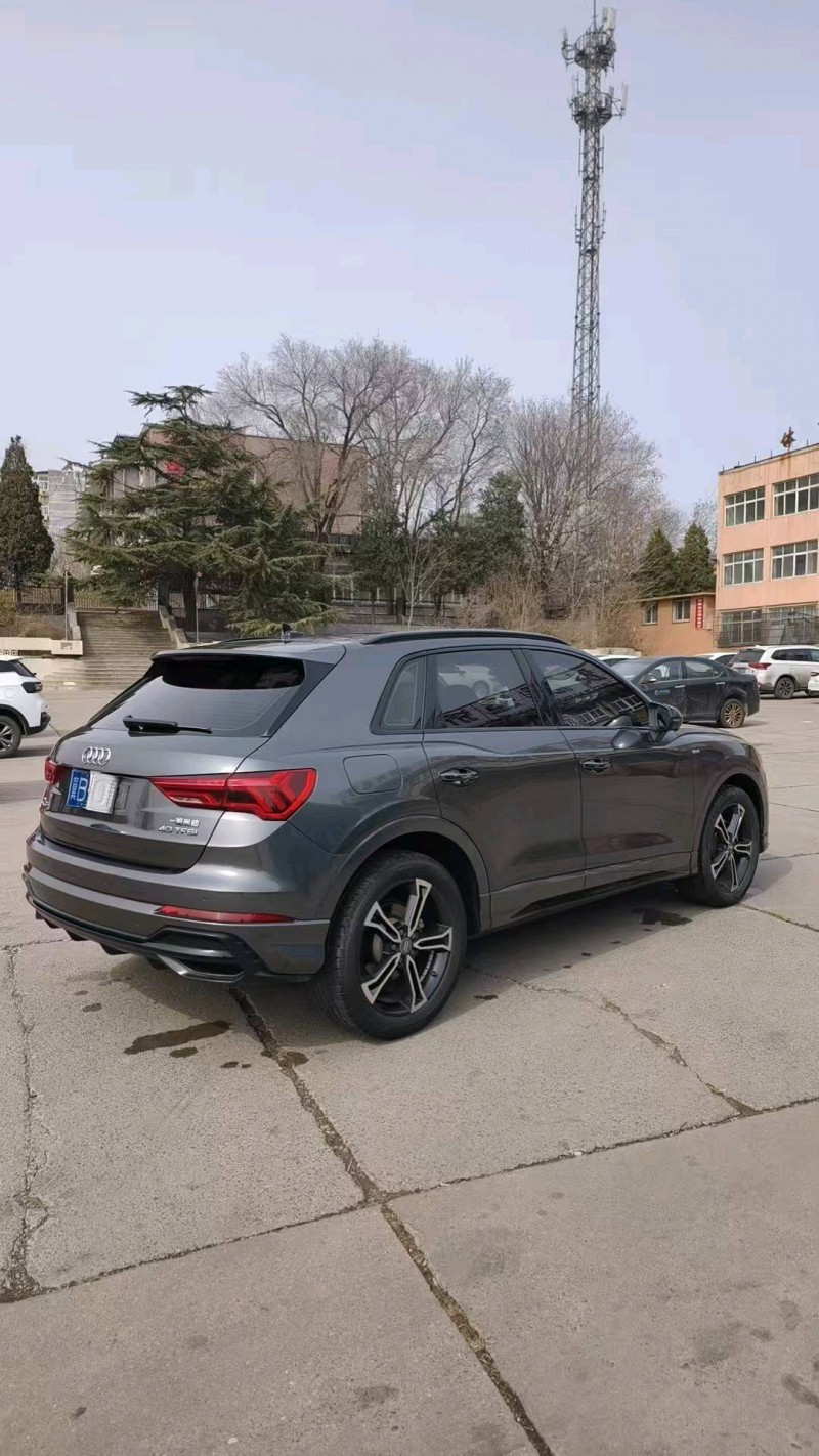 唐山21年奧迪Q38