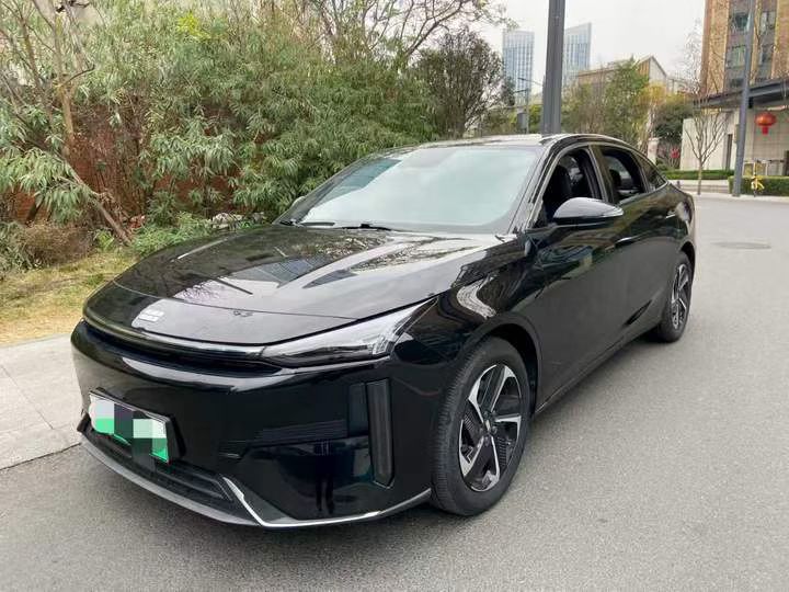 成都24年吉利银河3