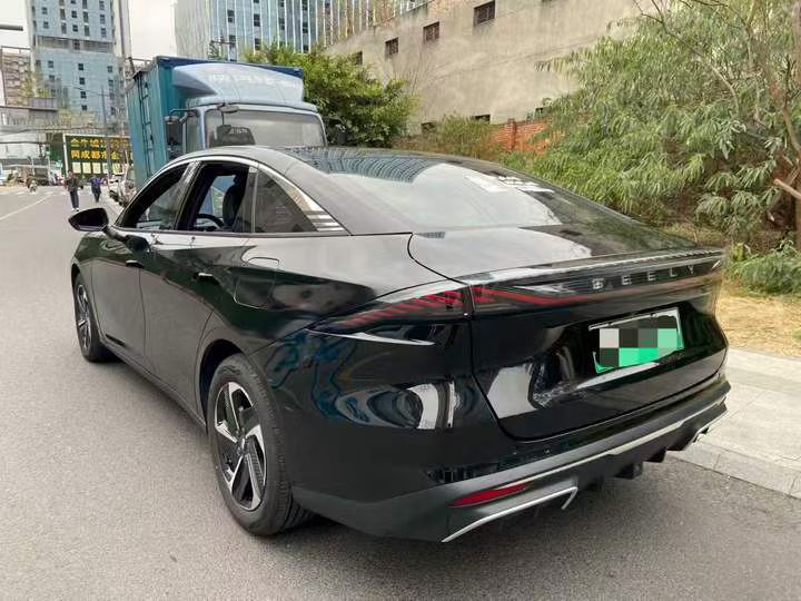 成都24年吉利银河7