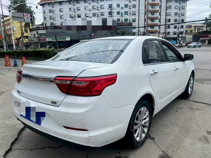 成都21年吉利远景8