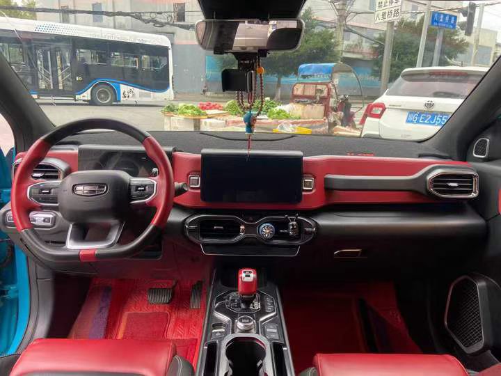 成都21年吉利icon6