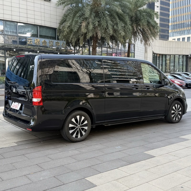 佛山22年奔驰威霆7