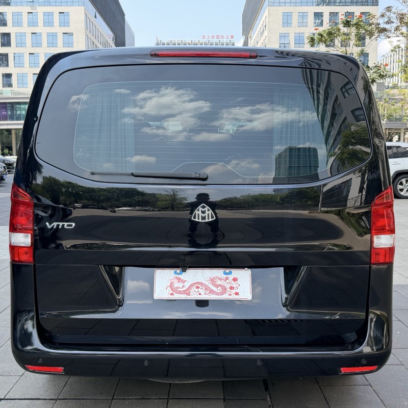 佛山22年奔驰威霆9