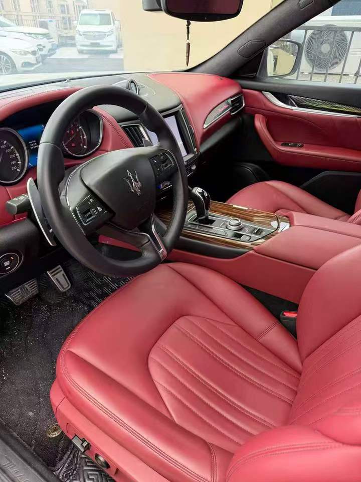 南通17年瑪莎拉蒂Levante4