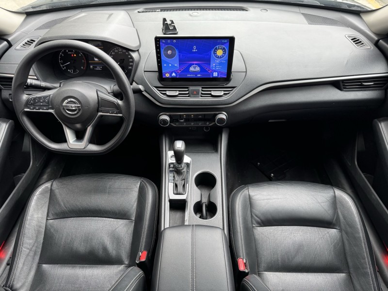 济宁22年日产天籁3