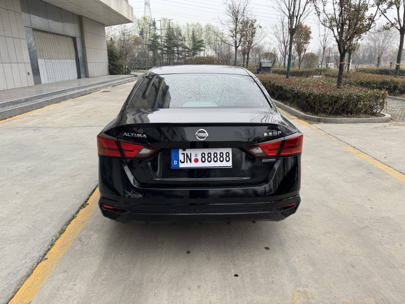 济宁22年日产天籁6