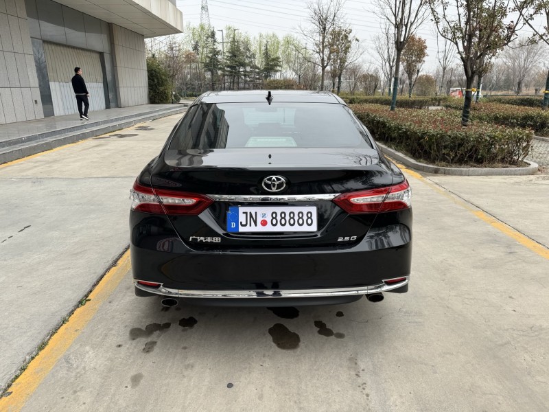 济宁23年丰田凯美瑞9