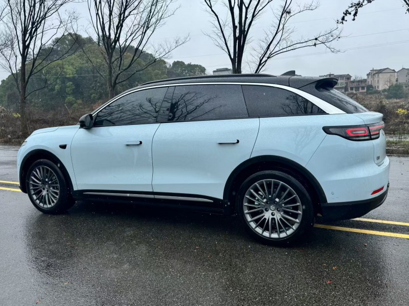 南昌25年零跑汽车C119