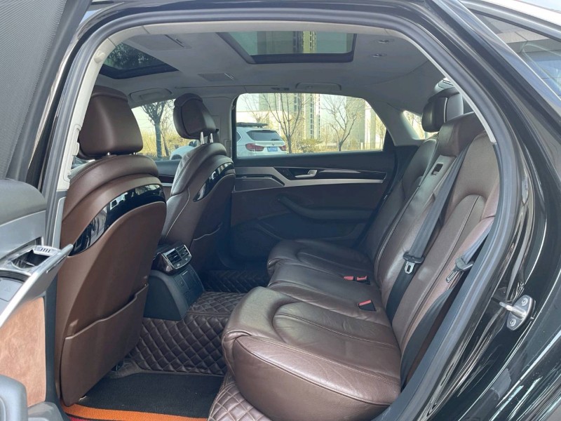 济宁14年奥迪A8L5