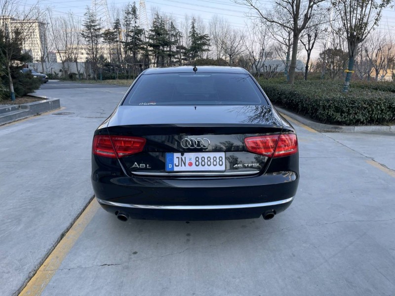 济宁14年奥迪A8L8