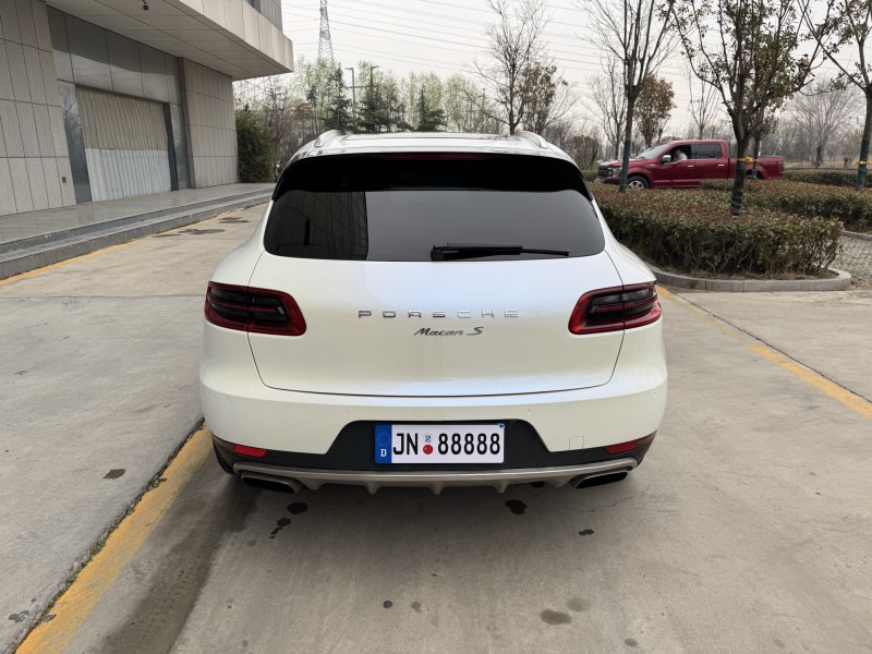 青岛15年保时捷Macan5