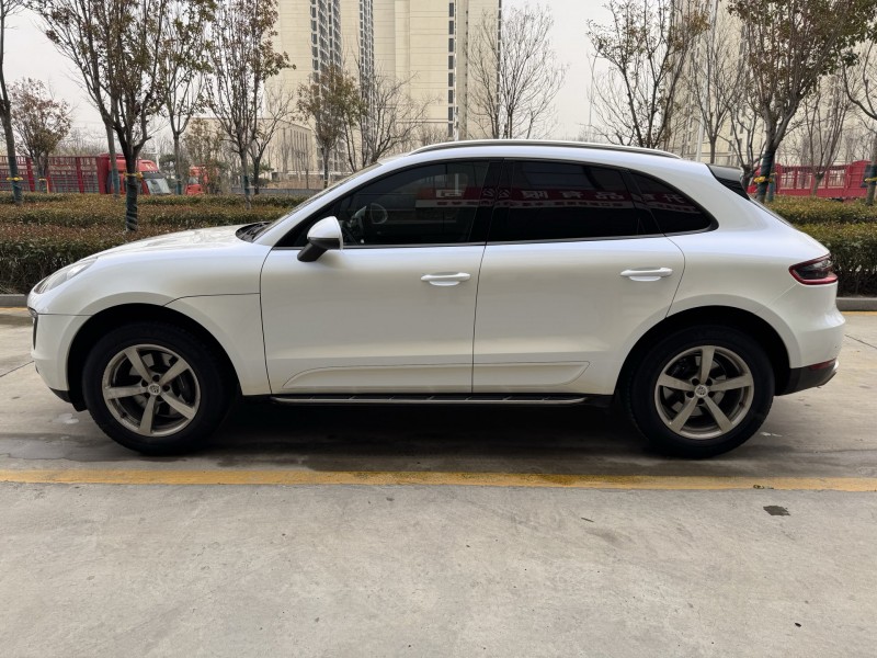 青岛15年保时捷Macan6