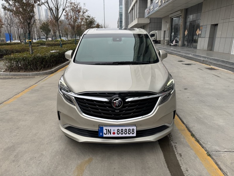 济宁21年别克GL81