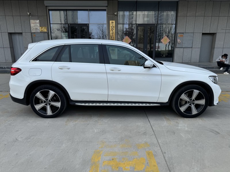 泰安19年奔驰GLC4