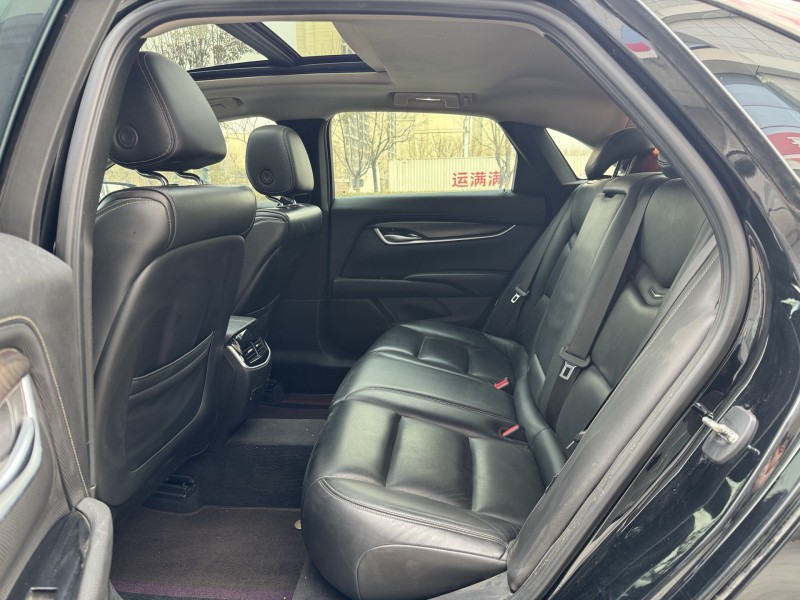 济宁19年凯迪拉克XTS8