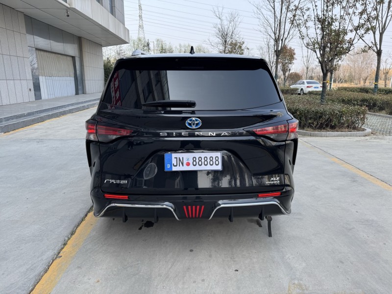 枣庄22年丰田塞纳4