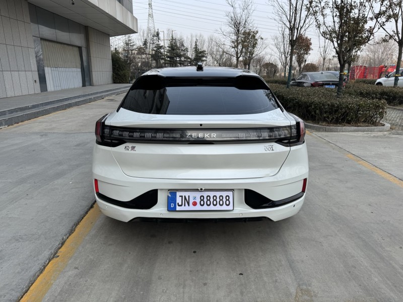 济宁23年极氪汽车0019